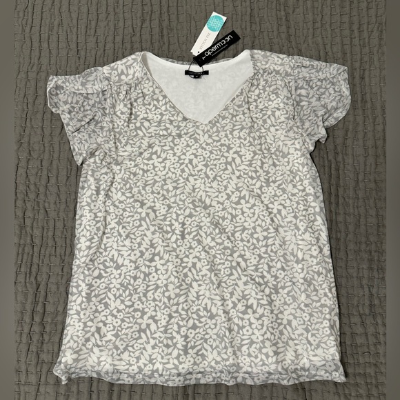 Papermoon Tops - NWT Womens Light gray Papermoon Alcott Short Sleeve Knit Top